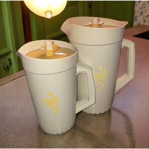 Tupperware Harvest Wheat Pitcher Set 2 Qt 1 Qt Almond Gold Retro 800 874 Vintage